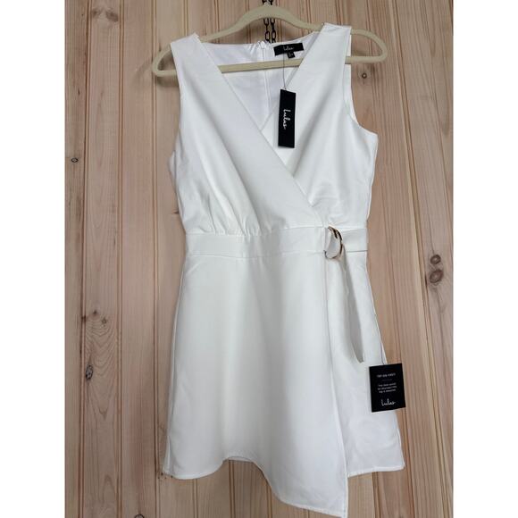 NWT Lulus Rooftop Bar White Sleeveless Faux-Wrap Belted Skort Romper Chic Size M - Picture 2 of 9